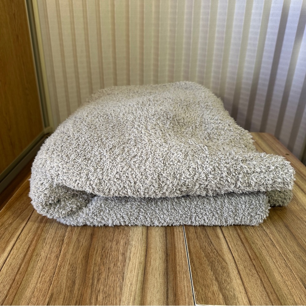 Barefoot Dreams Cozy Chic Blanket Throw super soft Grey - Picture 2 of 6